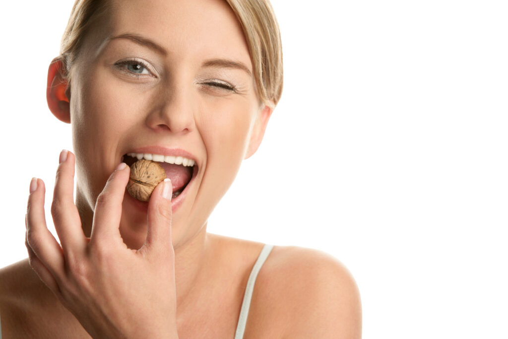 What Are The Signs & Symptoms And Treatments For A Cracked Tooth?